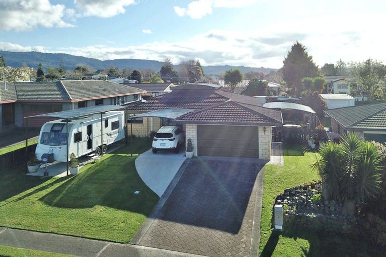 Photo of property in 8 Randell Place, Te Puke, 3119