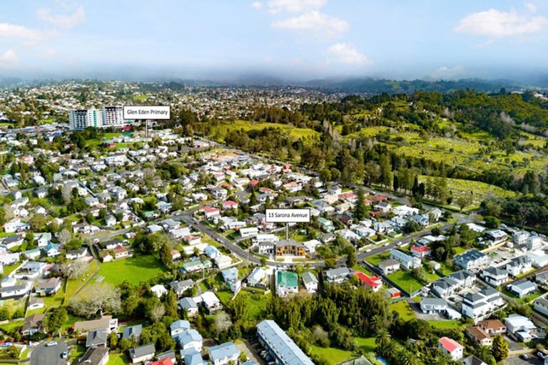 Photo of property in 4/13 Sarona Avenue, Glen Eden, Auckland, 0602