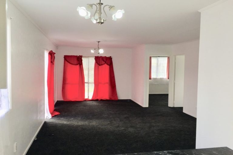 Photo of property in 10 Hamblyn Place, Ranui, Auckland, 0612