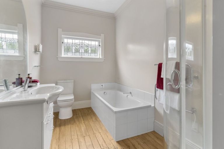 Photo of property in 1 Norwood Road, Bayswater, Auckland, 0622