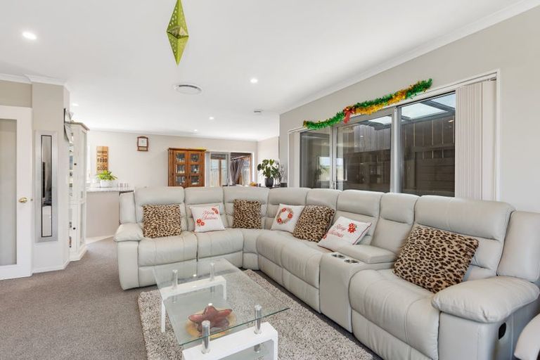 Photo of property in 22 Trelawny Terrace, Grenada Village, Wellington, 6037