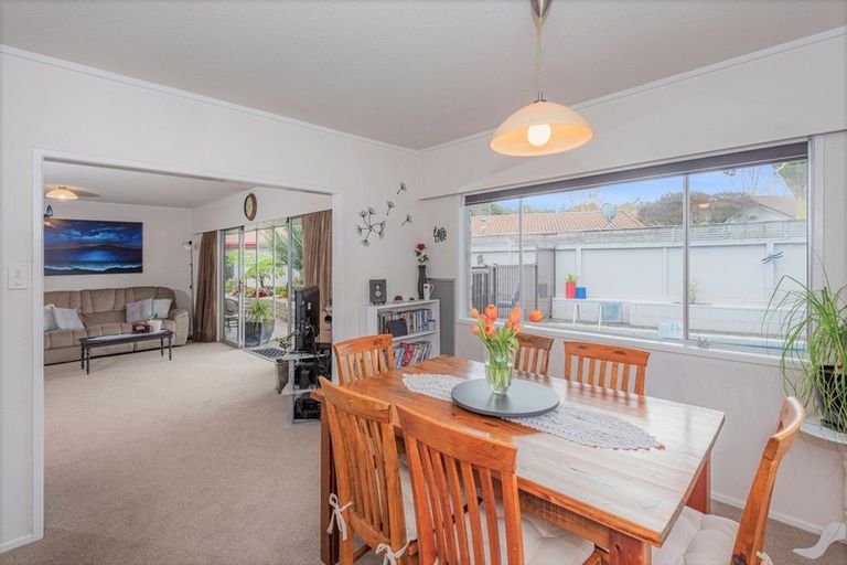 Photo of property in 6 Ranfurly Place, Te Kamo, Whangarei, 0112