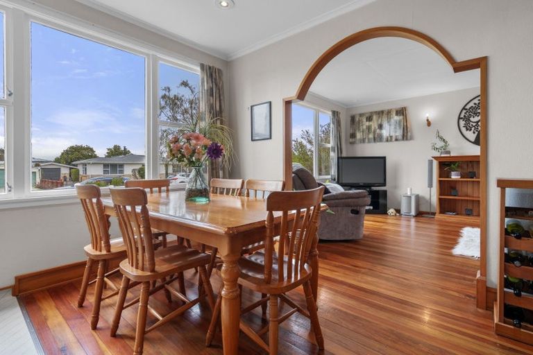 Photo of property in 21 Seddon Street, Carterton, 5713