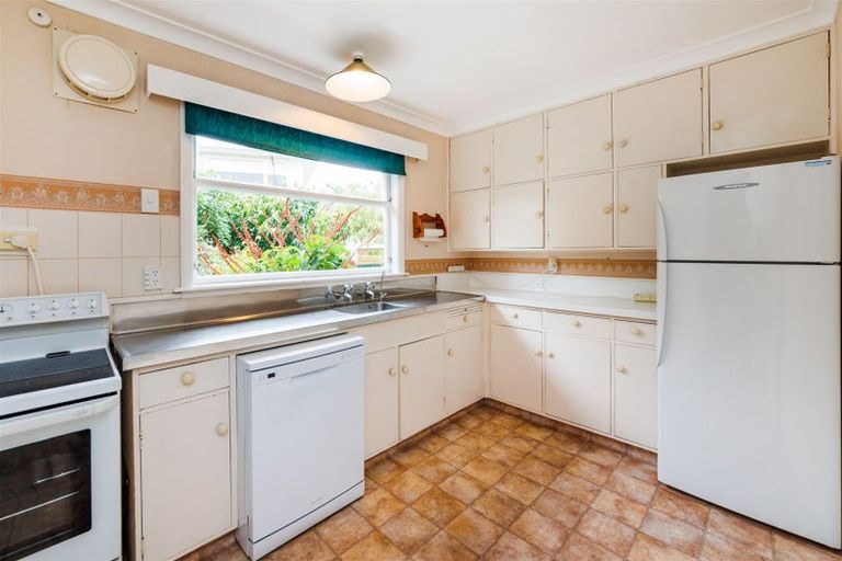 Photo of property in 12 Belgrave Place, Awapuni, Palmerston North, 4412