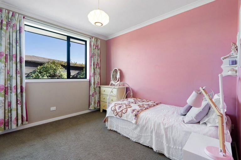 Photo of property in 28 Reynolds Road, Havelock North, 4130