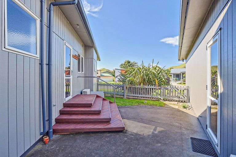 Photo of property in 9 John Ross Place, Kairakau, Havelock North, 4295