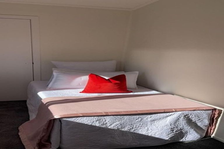 Photo of property in 1/13 Blanes Road, Weymouth, Auckland, 2103