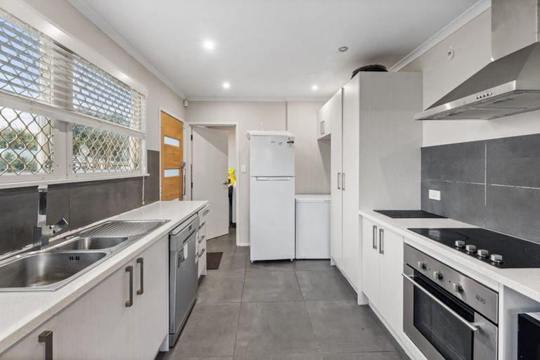 Photo of property in 42 Mcdivitt Street, Manurewa, Auckland, 2102