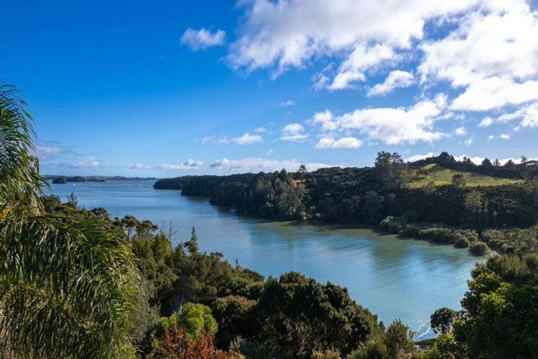 Photo of property in 348 Aucks Road, Okiato, Russell, 0272