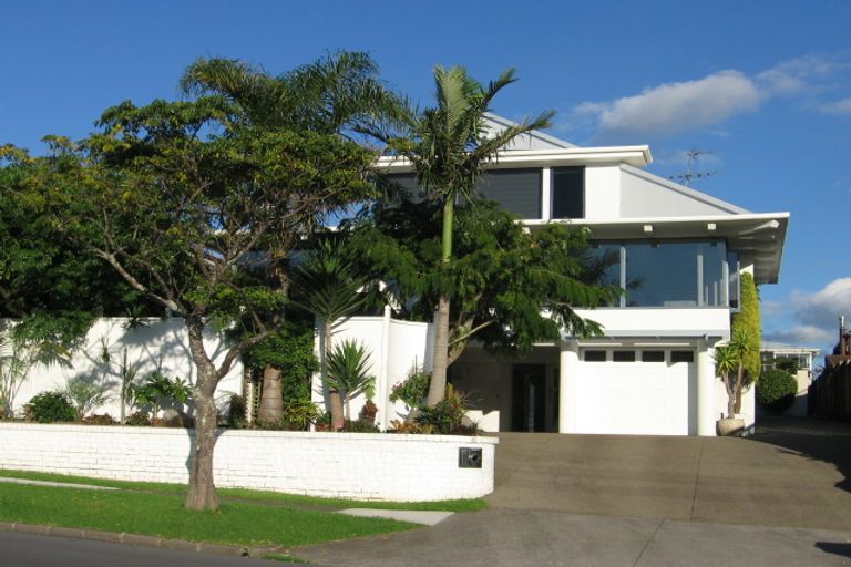 Photo of property in 2/10 Takutai Avenue, Bucklands Beach, Auckland, 2012