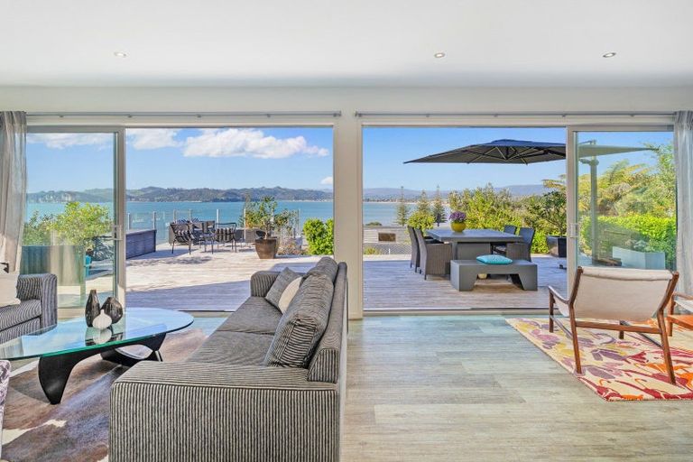 Photo of property in 11 Puriri Place, Whitianga, 3510