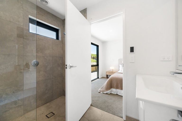 Photo of property in 3 Simpson Crescent, Wanaka, 9305