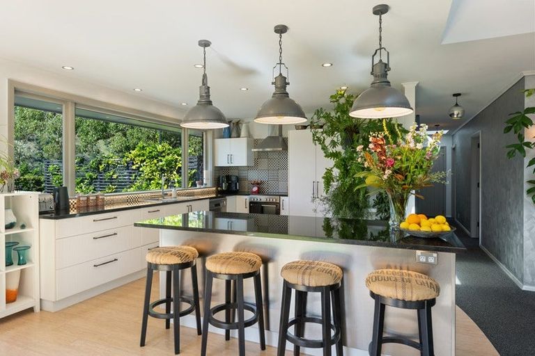 Photo of property in 19 Pingau Street, Paekakariki, 5034