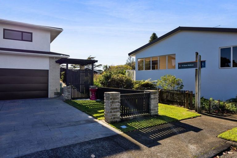 Photo of property in 14 Sequoia Grove, Merrilands, New Plymouth, 4312