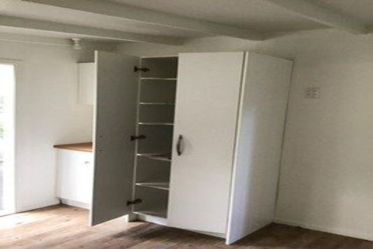 Photo of property in 63 Puriri Road, Waikanae, 5036