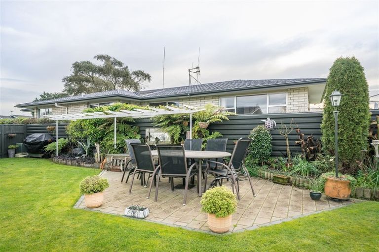 Photo of property in 14 Hollows Crescent, Takaro, Palmerston North, 4412