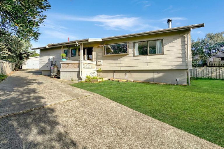 Photo of property in 6 Harrod Avenue, Foxton Beach, Foxton, 4815