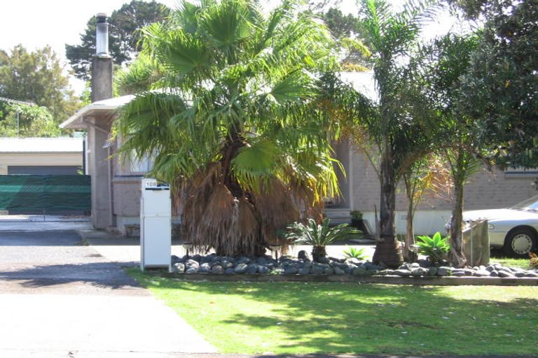 Photo of property in 108 Tirimoana Road, Te Atatu South, Auckland, 0602