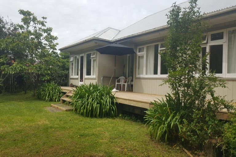 Photo of property in 34 Kashmir Road, Glen Eden, Auckland, 0602