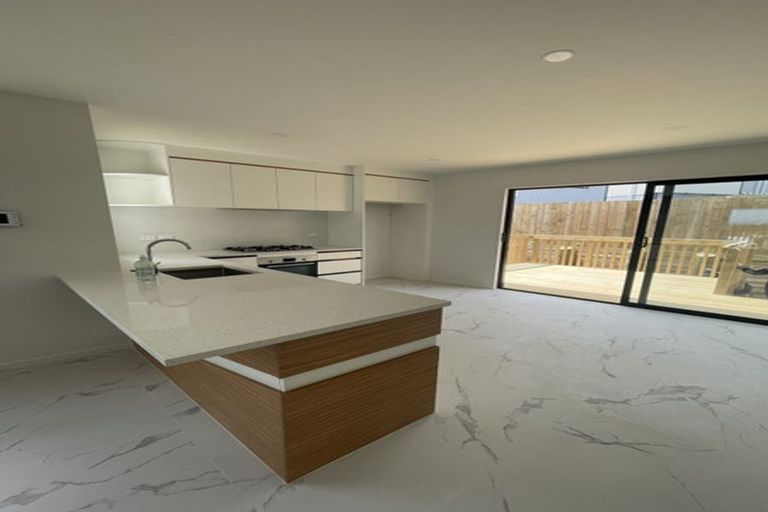 Photo of property in 4 Papauma Place, Papakura, 2110