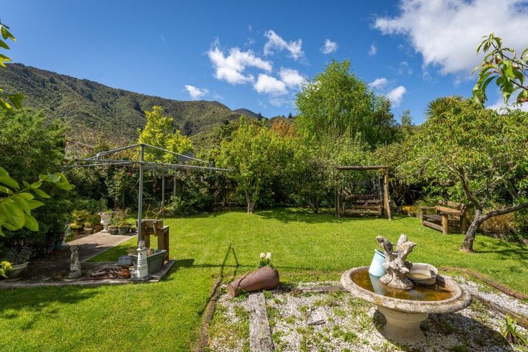 Photo of property in 21 Turners Road, Waikawa, Picton, 7220