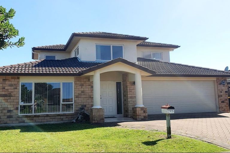 Photo of property in 16 Shankill Place, East Tamaki, Auckland, 2013