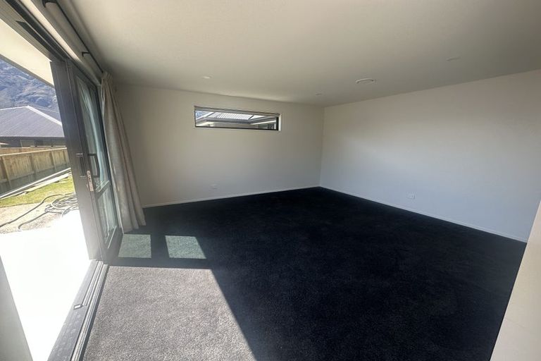 Photo of property in 77 Drysdale Road, Jacks Point, 9371