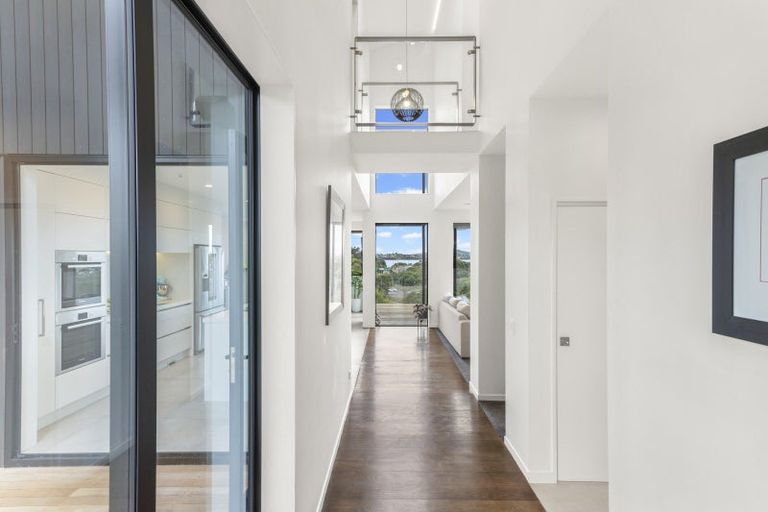 Photo of property in 25 Waimana Avenue, Northcote Point, Auckland, 0627