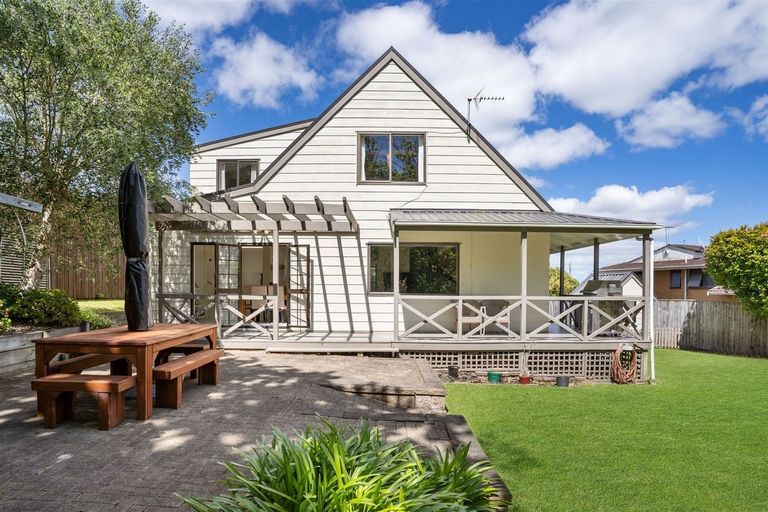 Photo of property in 16 Janome Place, Bucklands Beach, Auckland, 2014