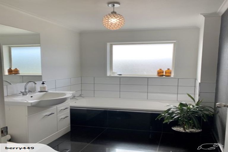 Photo of property in 2/8 Pentland Drive, Belfast, Christchurch, 8051