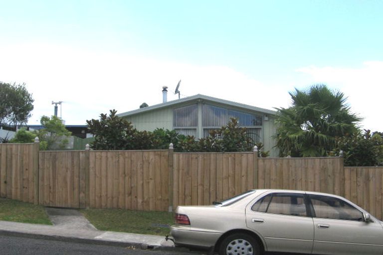 Photo of property in 7 Macnay Way, Murrays Bay, Auckland, 0630