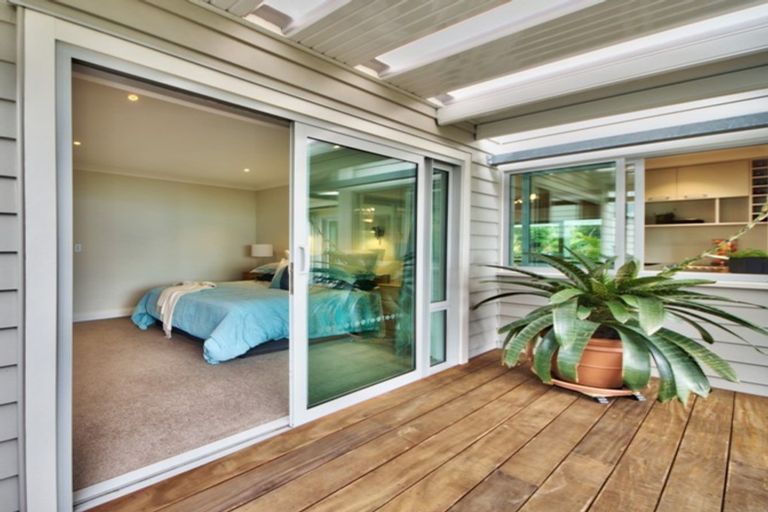 Photo of property in 145 Cornwallis Road, Cornwallis, Auckland, 0604