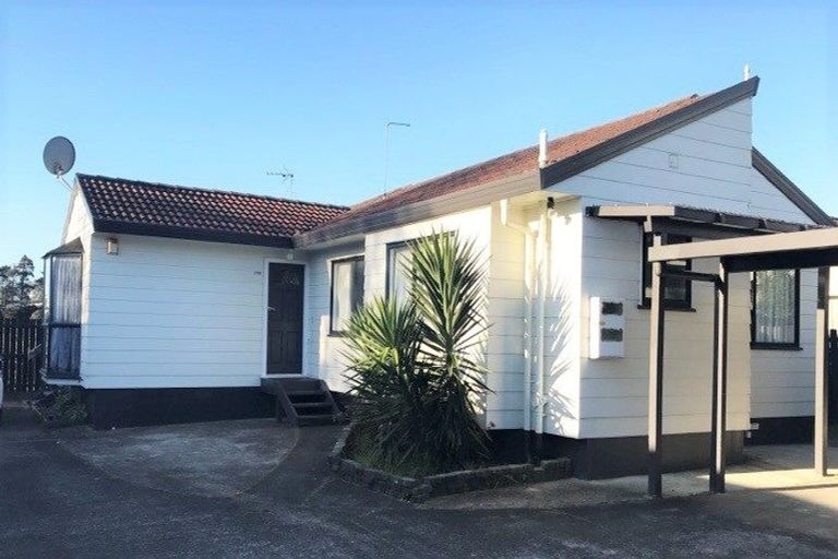 Photo of property in 2/39 Kopara Place, Clendon Park, Auckland, 2103