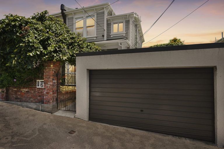 Photo of property in 6 Seddon Terrace, Newtown, Wellington, 6021