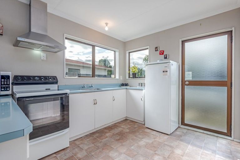 Photo of property in 12 Newton Place, Westbrook, Palmerston North, 4412