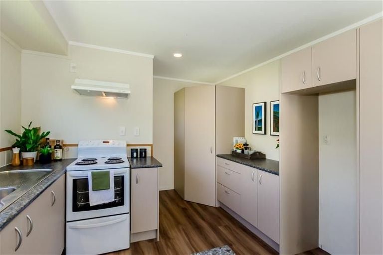 Photo of property in 2a Stuart Street, Waikanae, 5036