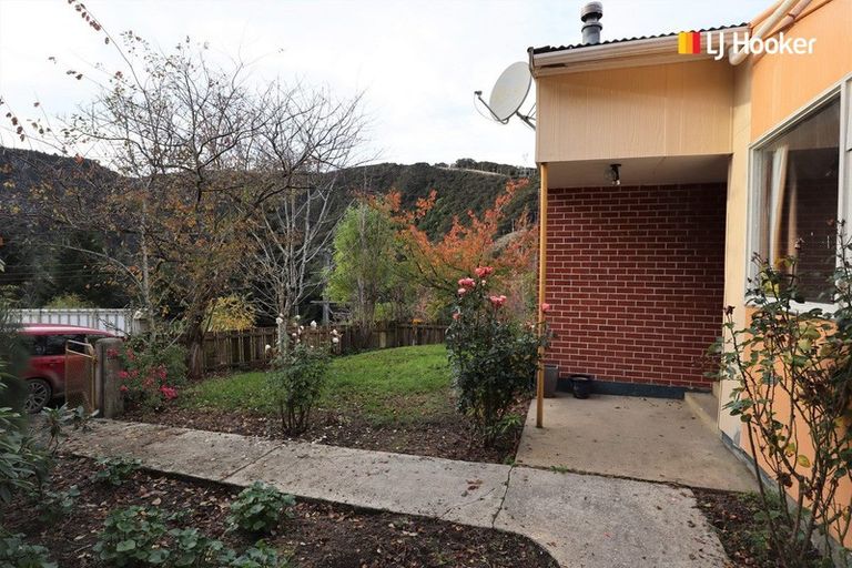 Photo of property in 38b Village Loop Road, Waipori Falls, Outram, 9073