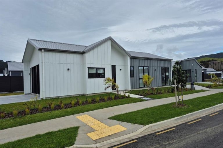 Photo of property in 3 Mataikokako Loop, Kawakawa Bay, 2585