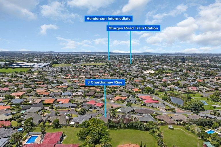 Photo of property in 8 Chardonnay Rise, Henderson, Auckland, 0612