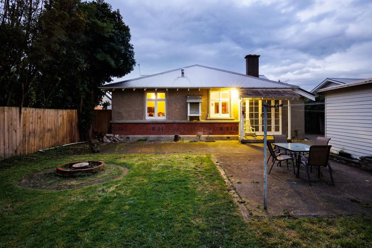 Photo of property in 8 Annandale Avenue, Takaro, Palmerston North, 4410