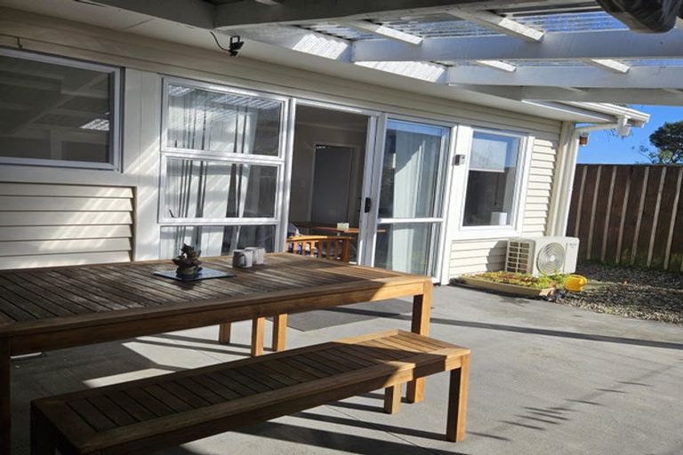 Photo of property in 98/98a Glenpark Avenue, Frankleigh Park, New Plymouth, 4310