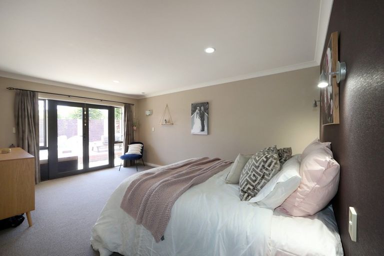 Photo of property in 91 Ferry Road, Clive, 4102