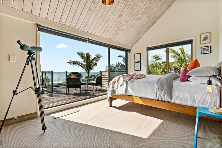 Photo of property in 20 De Luen Avenue, Tindalls Beach, Whangaparaoa, 0930