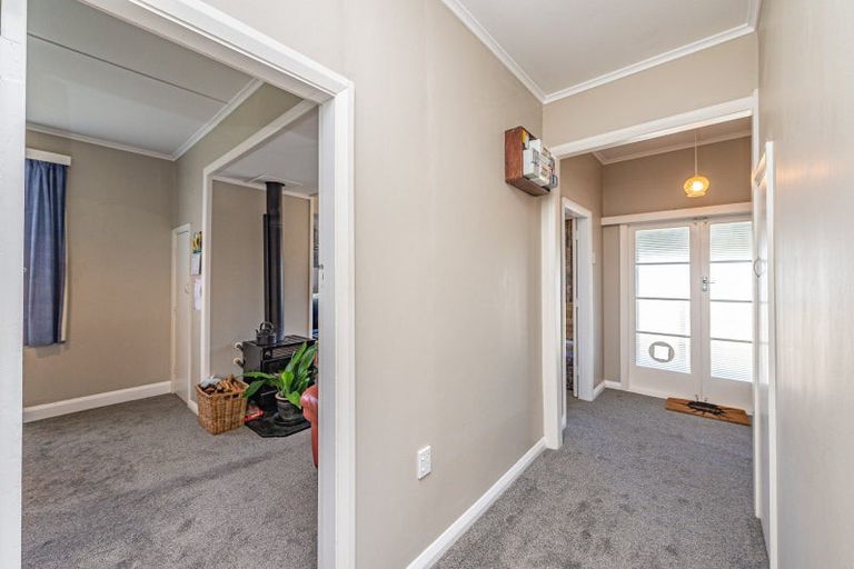 Photo of property in 5 Mosston Road, Castlecliff, Whanganui, 4501