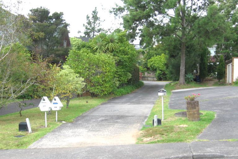 Photo of property in 35 Catalina Crescent, Forrest Hill, Auckland, 0620