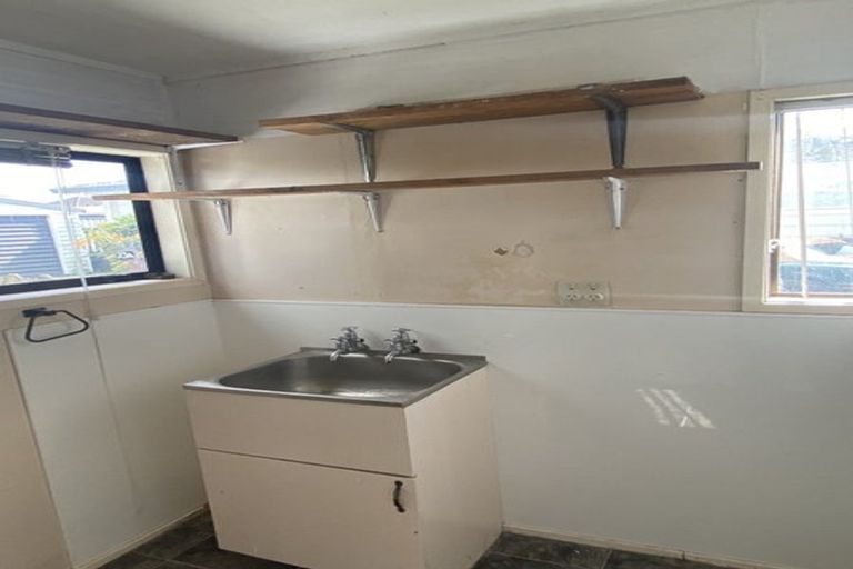 Photo of property in 8 Freyberg Avenue, Papatoetoe, Auckland, 2104