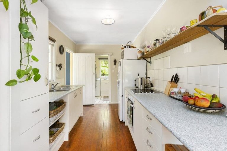 Photo of property in 8a Government Road, Raglan, 3225