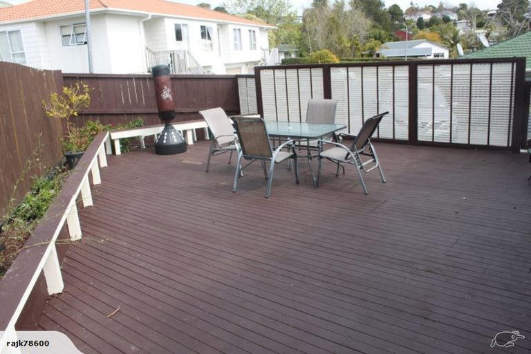 Photo of property in 1/49 Sungrove Rise, Sunnyvale, Auckland, 0612