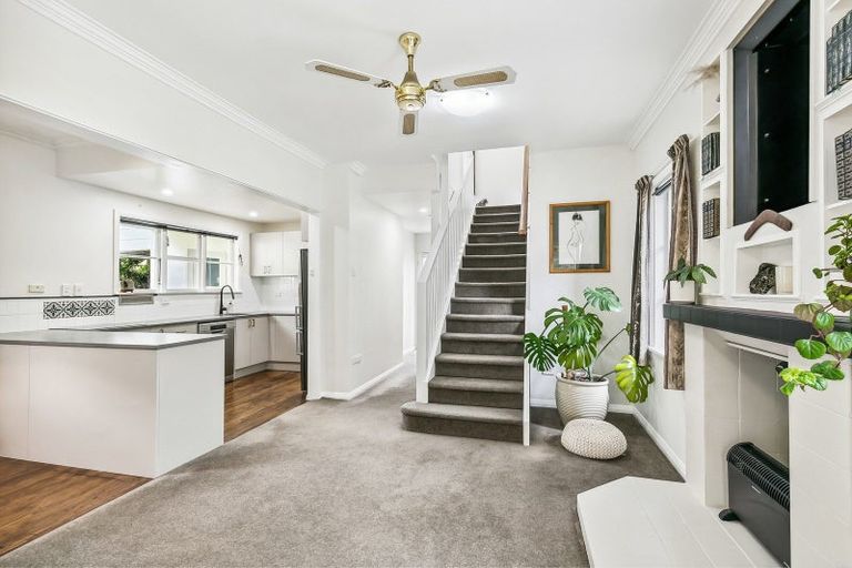 Photo of property in 52 Totara Road, Miramar, Wellington, 6022