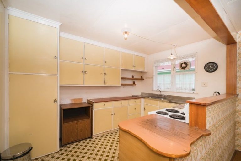 Photo of property in 18 Ellesmere Crescent, Highbury, Palmerston North, 4412
